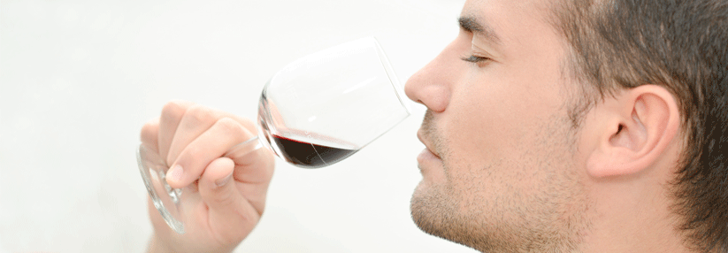 Ist der Feingeschmack betroffen, können Weine und Gewürze nicht identifiziert werden. Weder durch den Geschmacks-, noch durch den Geruchssinn.