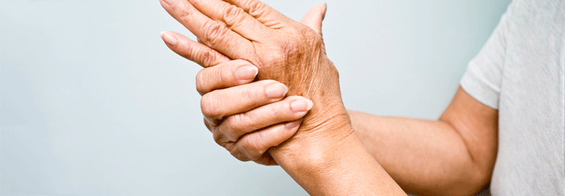 Ähnlich wie die rheumato­ide Arthritis macht sich das virale Pendant unter anderem durch schmerzen in den Handgelenken bemerkbar.