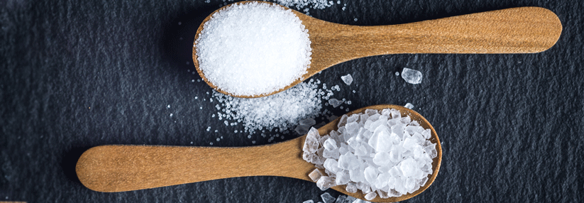 Patienten mit CHF profitieren davon, wenn sie weniger Salz zu sich nehmen – doch bei unter 2,5 g pro Tag steigen die Risiken wieder.