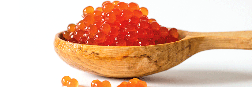 Lachsrogen wird auch Keta-Kaviar genannt. Er enthält rund 25 % Eiweiß.