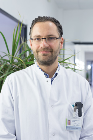 Der Diabetologe und Gastroenterologe Prof. Dr. Juris Meier ist Chefarzt der Diabetologie im Diabetes-Zentrum Bochum/Hattingen am St. Josef-Hospital,  Klinikum der Ruhr-Universität Bochum.