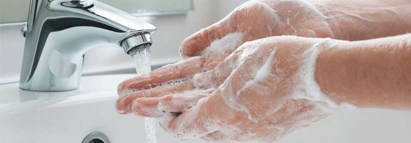Auch schon 15 Sekunden Händewaschen sind genug und lassen sich besser mit dem hektischen Alltag vereinbaren.