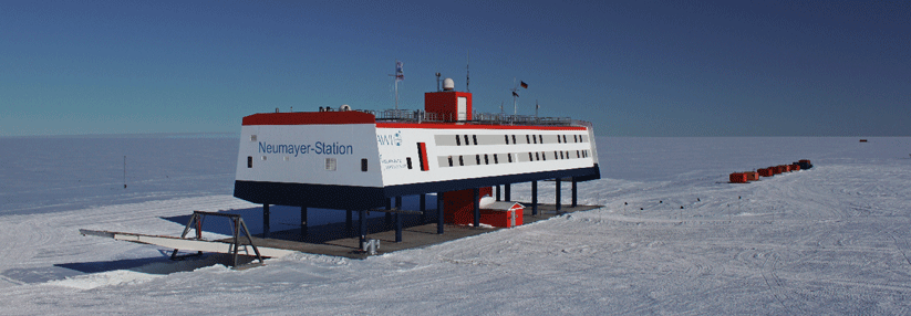 An der Neumayer-III-Station erforscht man unter anderem Auswirkungen des Klimawandels auf das Habitat der Pinguine.