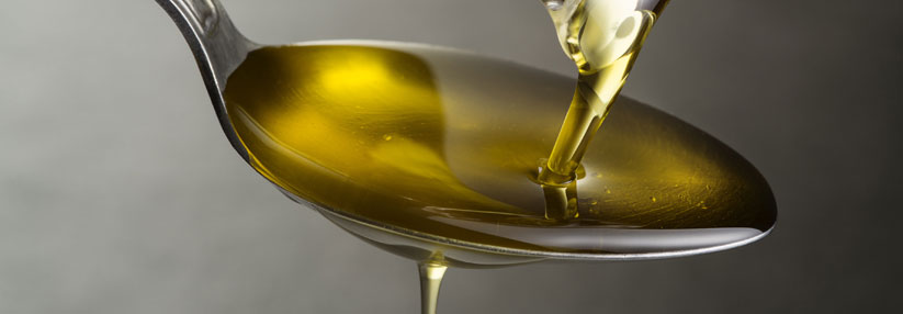 Entgegen der landläufigen Meinung bleiben beim Braten viele gesunde Inhaltsstoffe des Olivenöls erhalten.