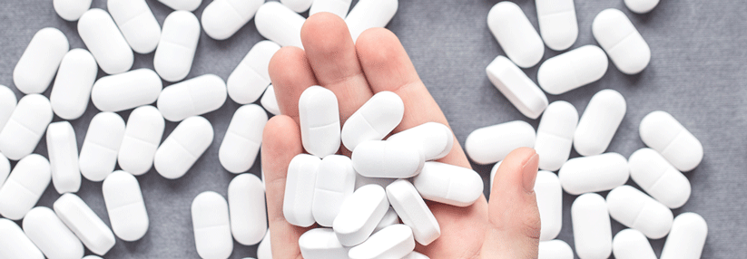 In normalen Dosen können Morbus Meulengracht-Patienten Paracetamol ohne Probleme einnehmen.