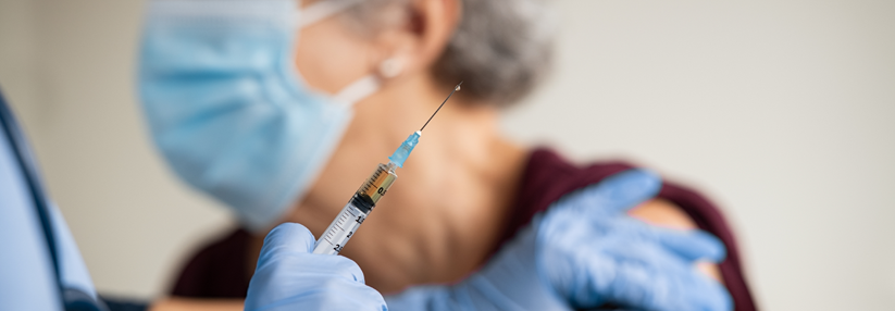 Wie effektiv  der Impfstoff auch gegen SARS-CoV-2 schützt, muss noch näher untersucht werden.