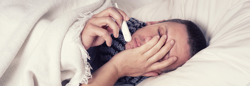 Grippekranke sollten erst nach 24-stündiger Fieberfreiheit wieder zur Arbeit oder Schule gehen.