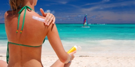 Neben Sonnencreme könnte Nicotinamid zur Krebsrävention beitragen.
© thinkstock