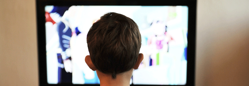 Unproblematisch für Kinder mit Epilepsie sind z.B. Fernsehgucken und Computerspielen.