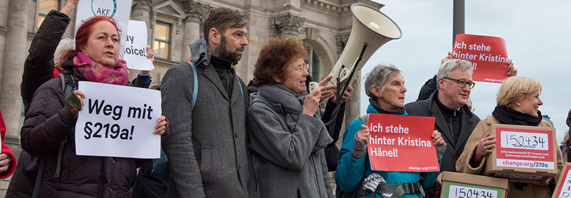 Der öffentliche Protest gegen § 219a hat für dessen Abschaffung nicht gereicht. Die Ko­alition beließ es bei einem Kompromiss. 