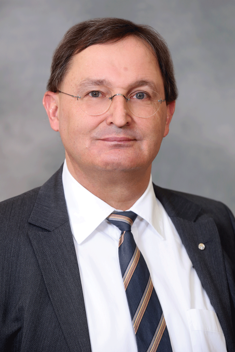 Dr. Günther Jonitz (60) ist Präsident der Ärztekammer Berlin und Facharzt für Chirurgie.
