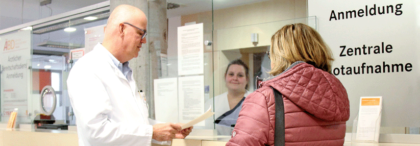 Dr. Peter-Friedrich Petersen (l.): Spitze des  Eisbergs in der ZNA ist gekappt.
