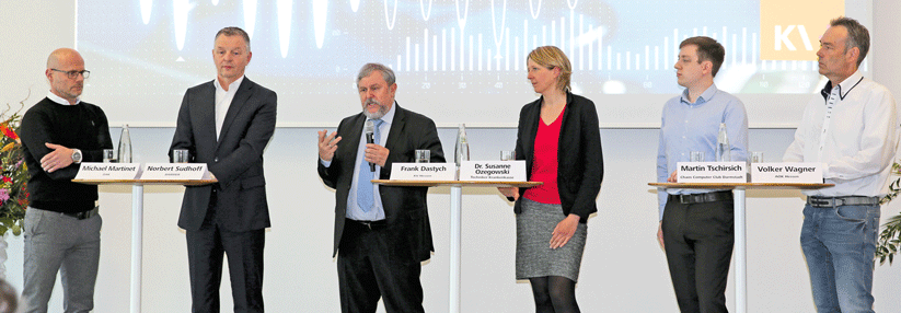 Im Workshop „Elektronische Gesundheitsakte – Datenparadies oder Datenleck?“ diskutierten Vertreter der Industrie mit dem Experten für eAkten, Martin Tschirsich (2.v.r.). Auch Frank Dastych (4.v.r.) von der KV Hessen äußert sich in unserem Interview.