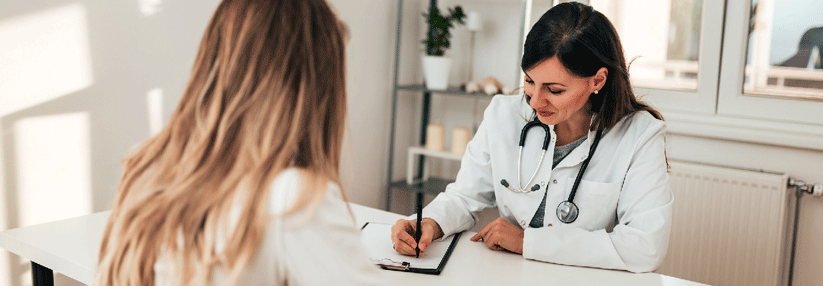 Gewerbesteuer für Freiberufler: Was sollten Chefs besser selbst machen? Eine persönliche Leistungserbringung liegt z.B. vor, wenn der selbstständige Arzt die Patienten-Voruntersuchungen durchführt.