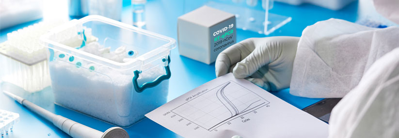Der Test auf SARS-CoV-2 wird von Fachärzten für Labormedizin und von Fachärzten für Mikrobiologie, Virologie und Infektionsepidemiologie durchgeführt.