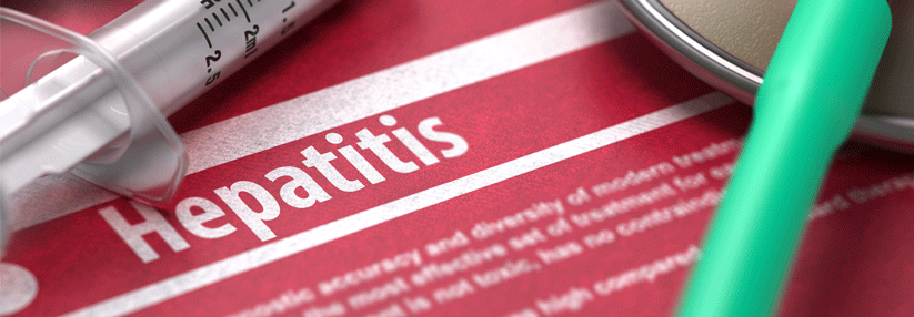Versicherte ab 35 Jahren können sich dann einmalig auf die Viruserkrankungen Hepatitis B und Hepatitis C testen lassen.