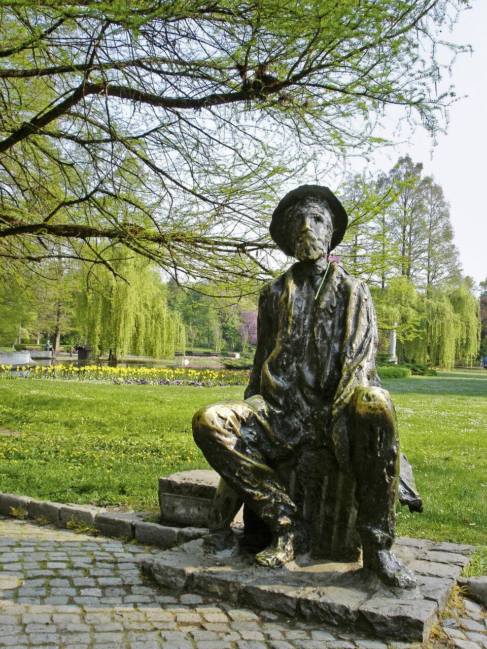 Abb. 8: Beliebtes Freizeitziel – der  Donaupark mit der Erinnerung an Jovan Jovanovic Zmaj, einen in Novi Sad geborenen bekannten serbischen Dichter des 19. Jahrhunderts.