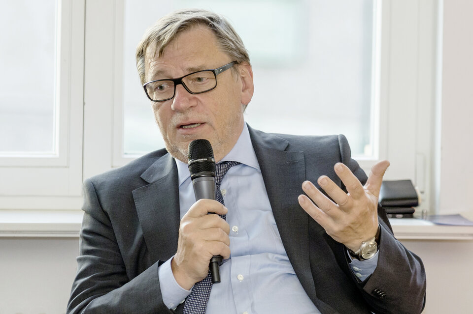 Abb. 3: Keiner setzt sich auf einen abbrechenden Ast! - Weigeldt kämpft gegen Negativ-Image der Hausärzte