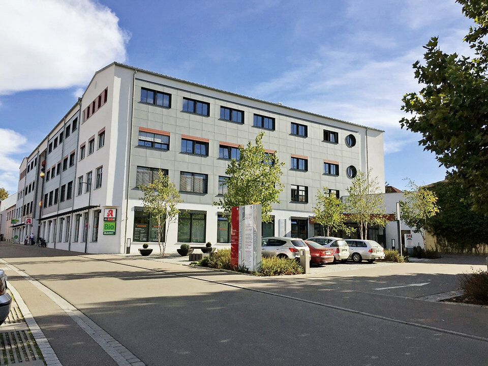 Außenansicht des Zentrums für Allgemeinmedizin in Aichach