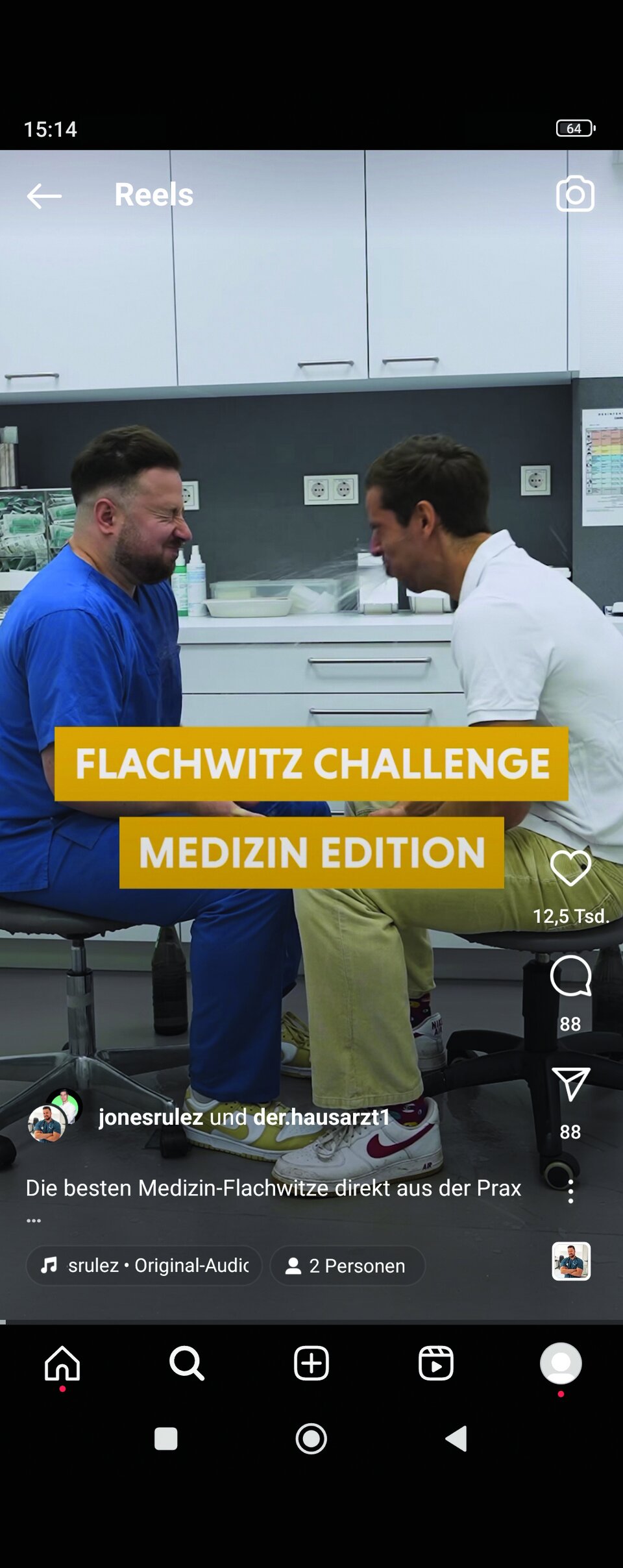 Köller und Reckers stellen sich der Flachwitz Challenge.