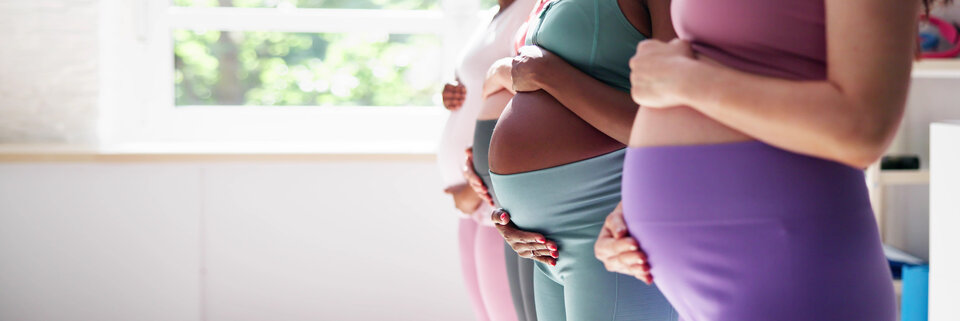 Bei Schwangeren ist das kardiovaskuläre Risiko erhöht Jung, weiblich, gesund – da rechnet man kaum mit einem Herzinfarkt. Doch schwangere Frauen haben gegenüber gleichaltrigen Nicht-Schwangeren ein drei- bis vierfach erhöhtes Risiko dafür