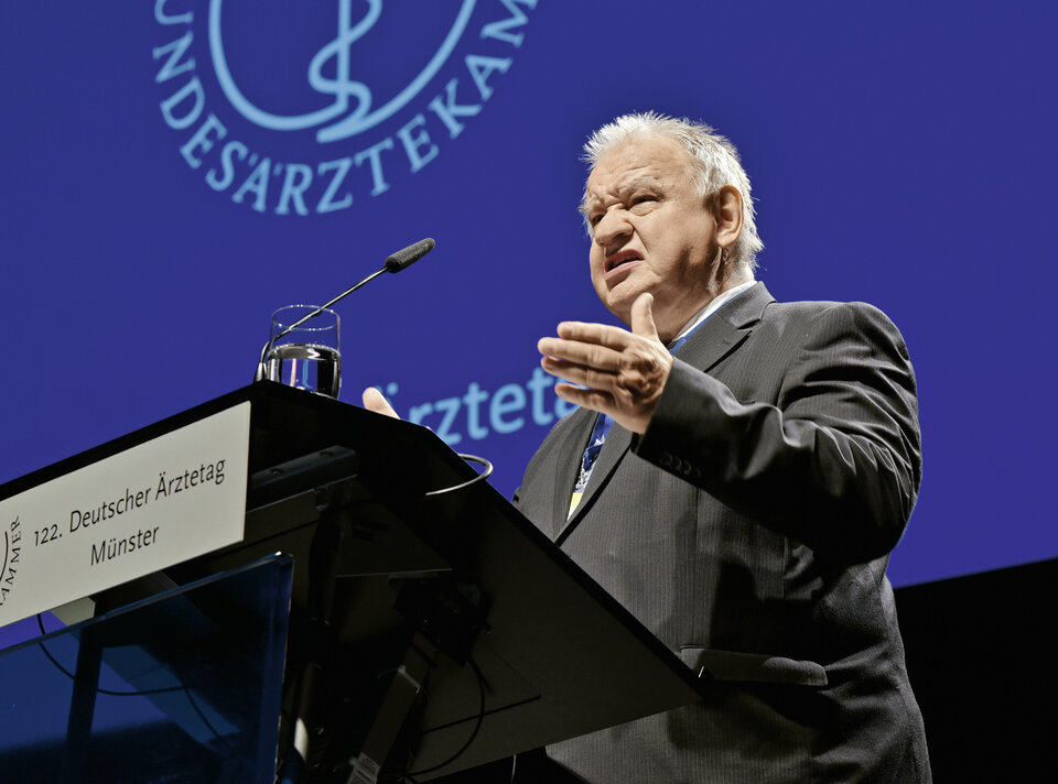 Dr. Theodor Windhorst