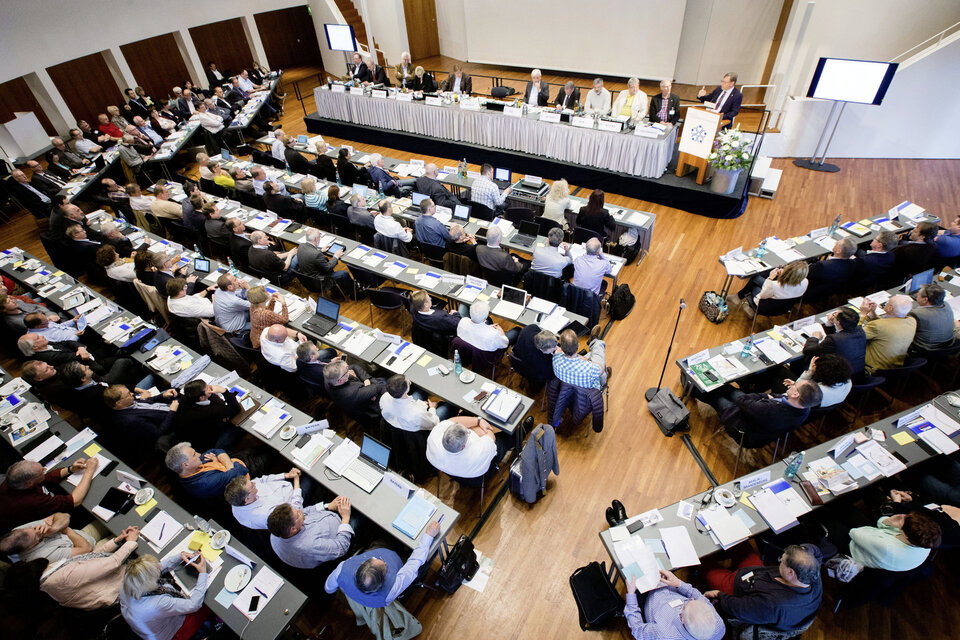 Die Delegierten aus den Landesverbänden diskutierten die Pläne des DHÄV