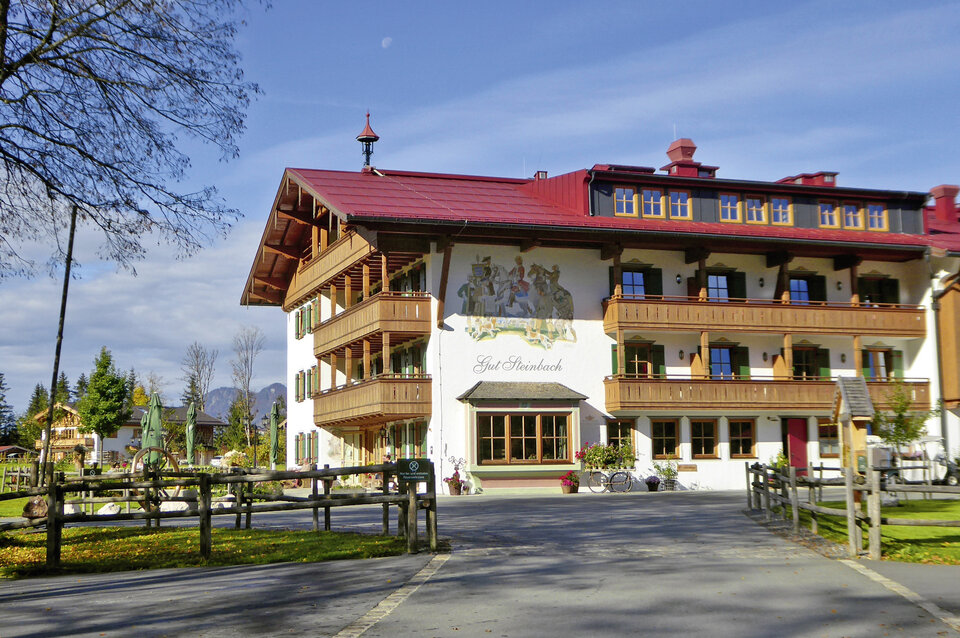 Das Haupthaus von Gut Steinbach in Reit im Winkl