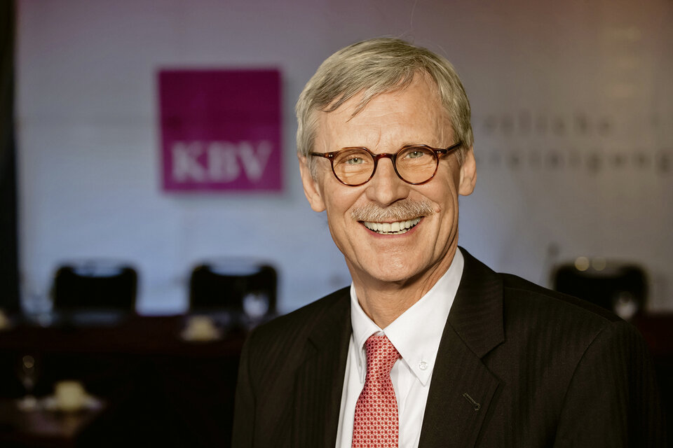 KBV-Vize Dr. Thomas Kriedel will der Bürokratie-Hydra im eigenen Haus den Kopf abschlagen.