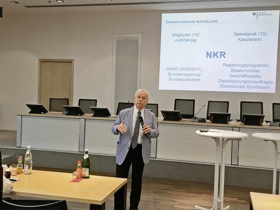 Die "permanente Kulturrevolution" fordert Dr. Johannes Ludewig beim Bürokratieabbau im Gesundheitswesen.