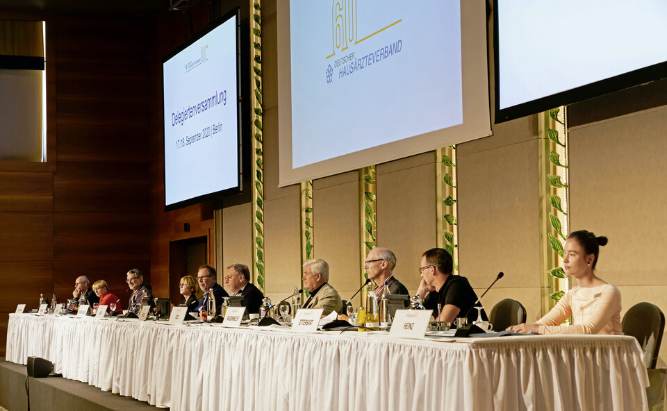 Abb. 3: Podium/DHÄV-Vorstand