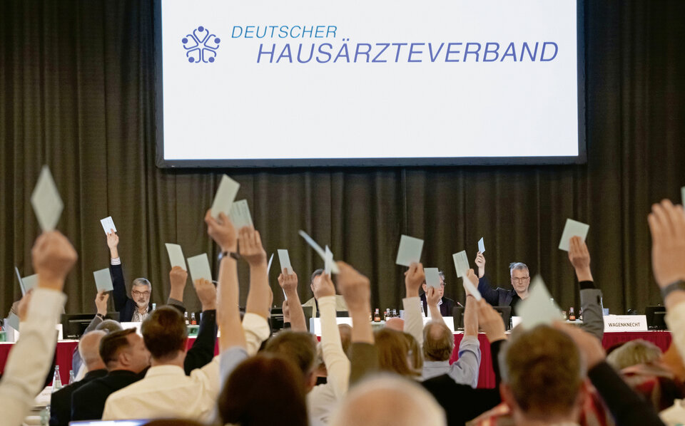Die meisten Beschlüsse wurden von den Delegierten des DHÄV fast einstimmig verabschiedet.