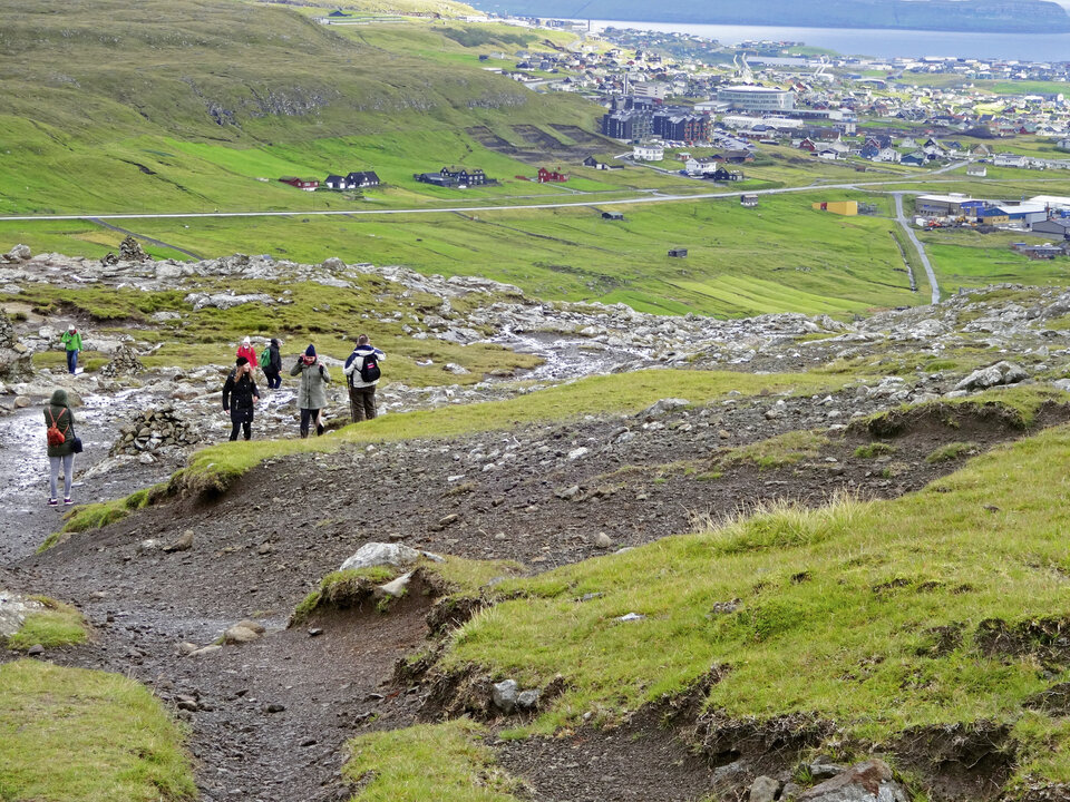 Ein letzter Blick auf Tórshavn vor dem Start der Wanderung nach Kirkjuböur.