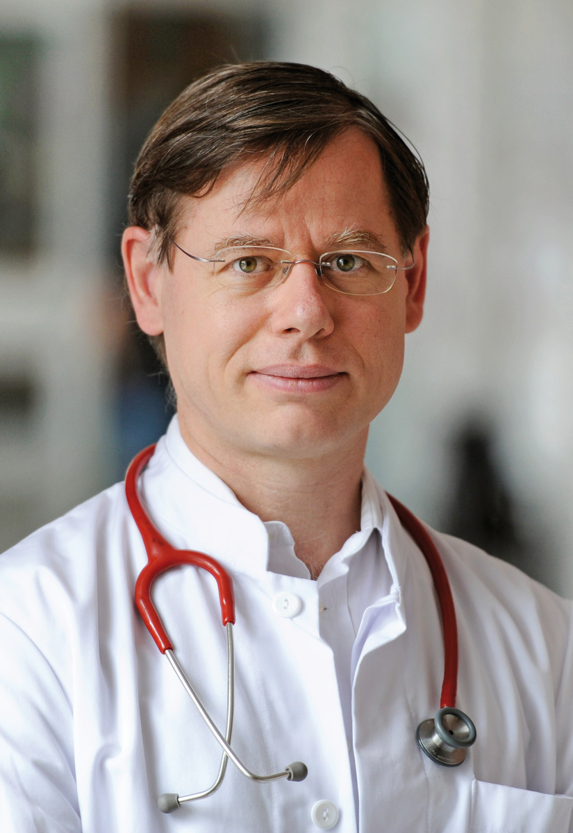 Prof. Dr. Dr. Christoph Klein, Facharzt für Kinderhämatologie und -onkologie, 
Direktor der Kinderklinik und Kinderpoliklinik,
Dr. von Haunerschen Kinderspital München
