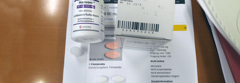 Die gefälschten Tabletten des Arzneimittels Harvoni® unterscheiden sich vom Original nur durch die weiße Farbe.