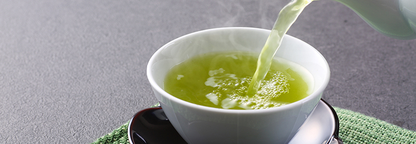 Für grünen Tee fanden die Forscher keine belastbaren Hinweise auf einen allgemeinen krebspräventiven Effekt beim Menschen. 