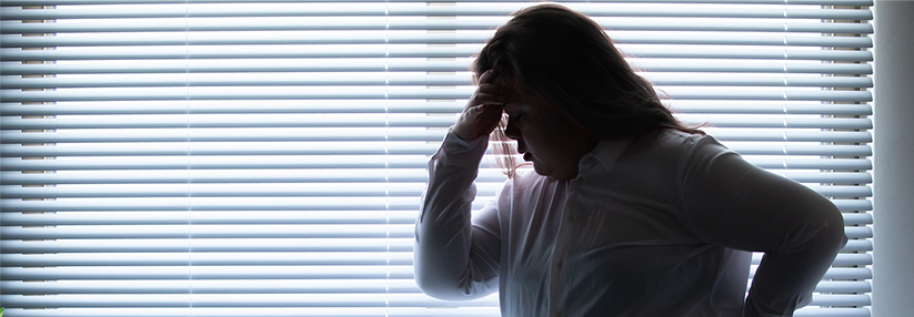 Bei Spannungskopfschmerzen klagt kaum jemand, schließlich schlagen Migräne oder Clusterattacken viel härter zu.
