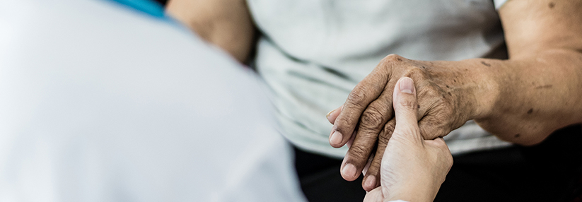 Pneumonien, die im Zuge von Schluckbeschwerden auftreten, zählen mit zu den häufigsten Todesursachen bei Parkinson.