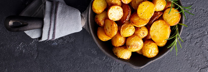 Die Kartoffel enthält einiges an Vitamin C, Ballaststoffen und Kalium, hat aber wegen ihres hohen Kohlenhydratgehalts ein eher schlechtes Image. 