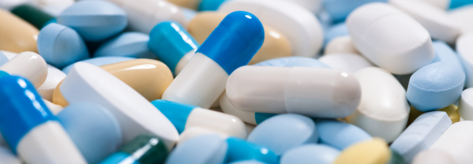Antibiotikum enttäuscht bei Lungenfibrose Im medianen Follow-up gab es in der Ereignisrate pro Personenjahr zwischen dem Wirkstoff versus dem Placebo keinen signifikanten Unterschied.