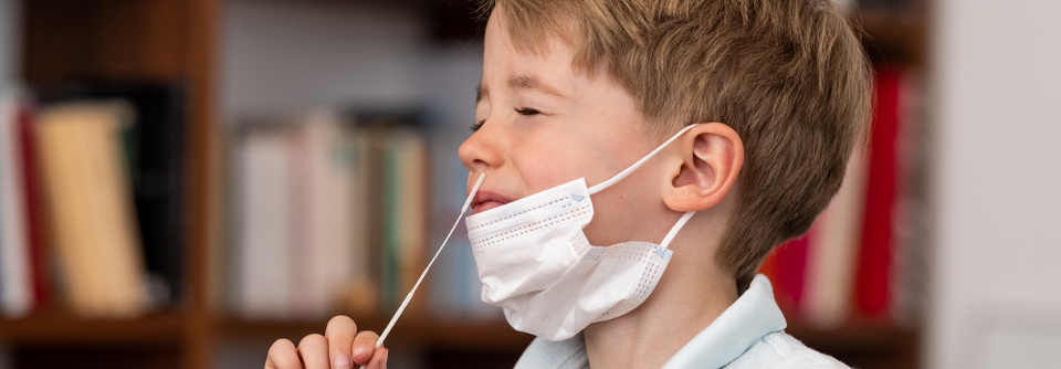 Langwierige Verläufe betrafen deutlich mehr Jugendliche als Kinder und gingen mit Fatigue, Kopfschmerzen und dem Verlust des Riechvermögens einher. (Agenturfoto)