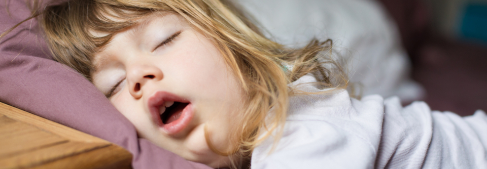 Das „Herauswachsen“ aus der Schlafstörung oder entsprechende Operationen können die Betroffenen vor der drohenden Hypertonie bewahren.