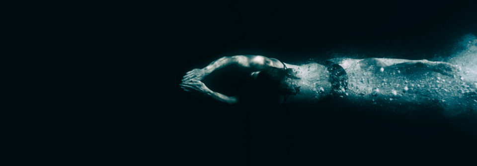 Luftnot, Husten und Hämoptysen bei Wassersport sind hochverdächtig für das SIPE-Syndrom – ein durch Schwimmen induziertes Lungenödem.