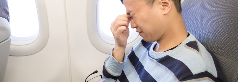 Der niedrige Kabinendruck kann beim Landeanflug die Vorfreude auf den Urlaub vorübergehend trüben.