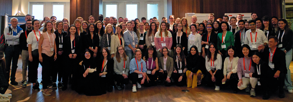 Gute Stimmung beim Gruppenbild: Teilnehmende und Referent*innen der DZD International Diabetes Research School.