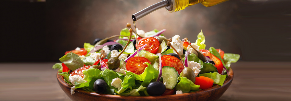 Olivenöl spielt in der mediterranen Kost eine große Rolle. 