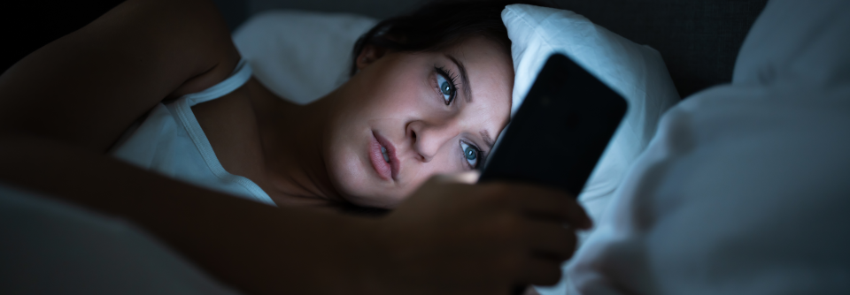 Handy weg vor dem Schlafengehen! Warum abendliches Scrollen den Schlaf ruiniert Diese Ergebnisse bestätigen, dass Schlafstörungen durch Bildschirmzeit vor dem Schlafengehen nicht nur bei Kindern, sondern auch bei Erwachsenen zu beobachten sind. (Agenturfoto)