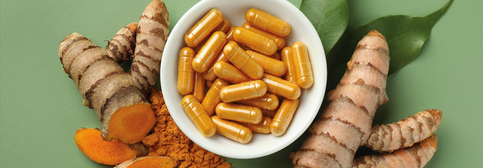 Kurkumapräparate gibt es in verschiedenen Darreichungsformen.