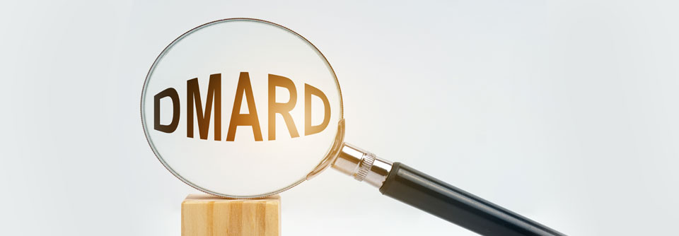 Die Evidenz zeigt: Wer zu lange bei NSAR bleibt, riskiert Gelenkschäden – vor allem im ersten Krankheitsjahr.