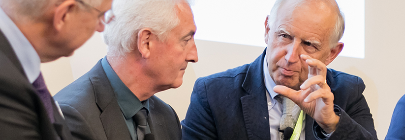 V.l.n.r.: Prof. Gerald J. Holtmann, MD, PhD, MBA (Direktor Gastroenterologie und Hepatologie, Princess Alexandra Krankenhaus, Queensland, Australien), Dr. Jordi Serra, MD, PhD (Direktor der Abteilung für Motilitäts- und funktionelle Darmerkrankungen an der Universitätsklinik, German Trias Pujol, Badalona, Spanien) und Prof. Dr. med. Peter Malfertheiner (Emeritierter Leiter der Abteilung Gastroenterologie, Hepatologie und Infektiologie an der Otto-von-Gericke-Universität Magdeburg)